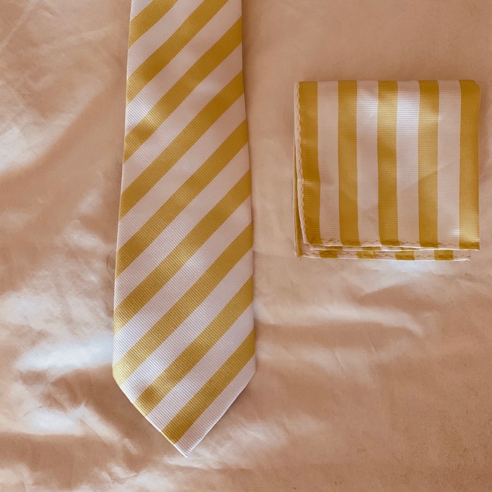 Necktie and pocket square